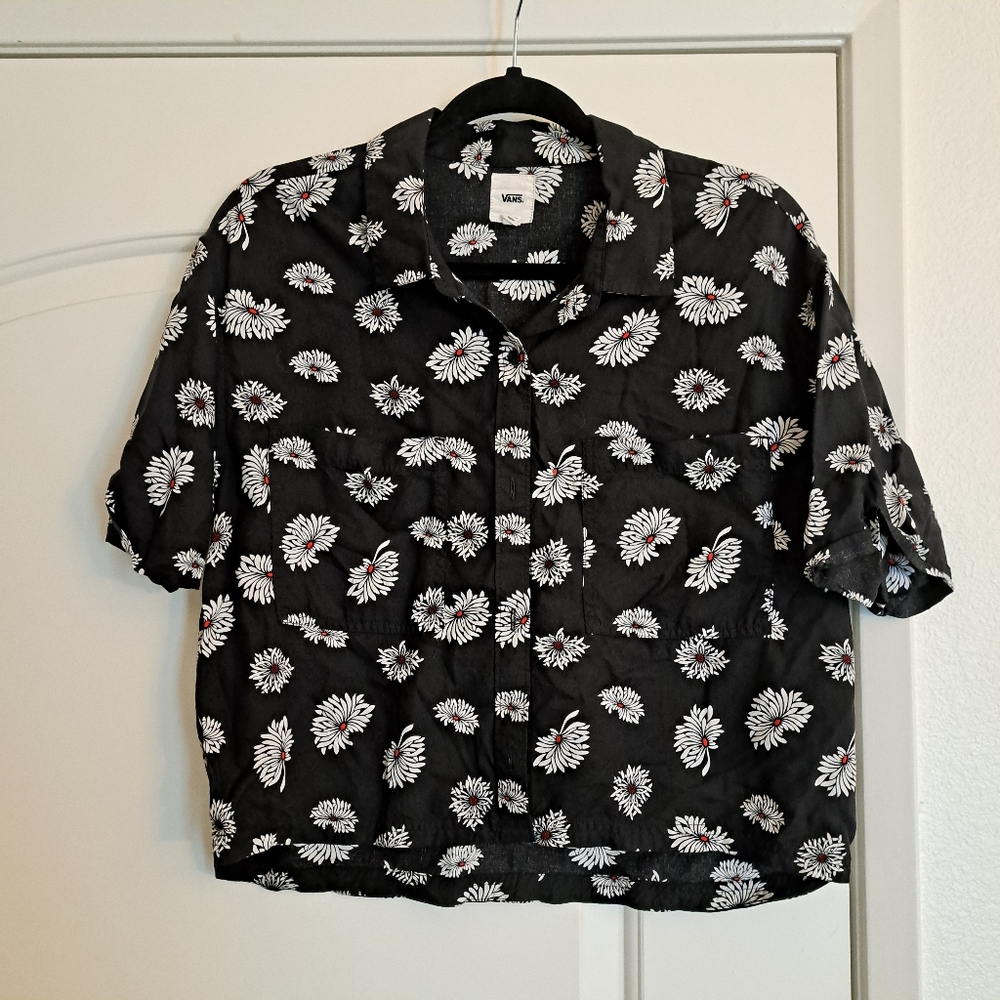 Vans Crop Top Womens black and white flowers button up short sleeve
